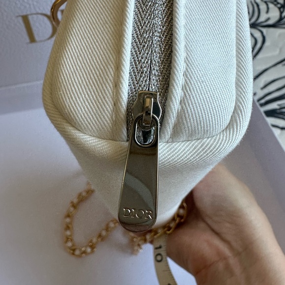 Dior cosmetics bag convert to cross bag - Picture 4 of 6